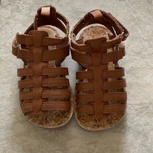 Oshkosh bgosh brown gladiator sandals, excellent condition!! Size 6